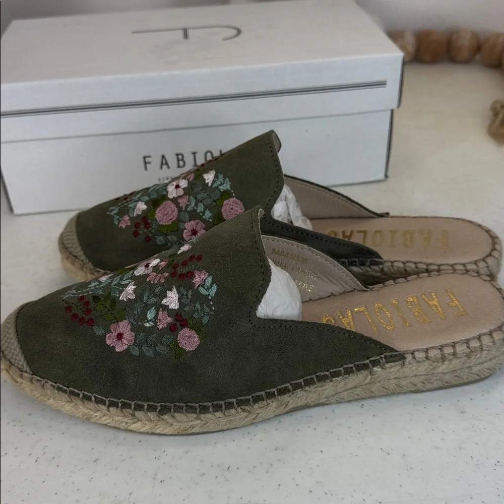 Fabiola’s Made In Spain Suede Espadrille Mules Flower Embroidery Green 39/9